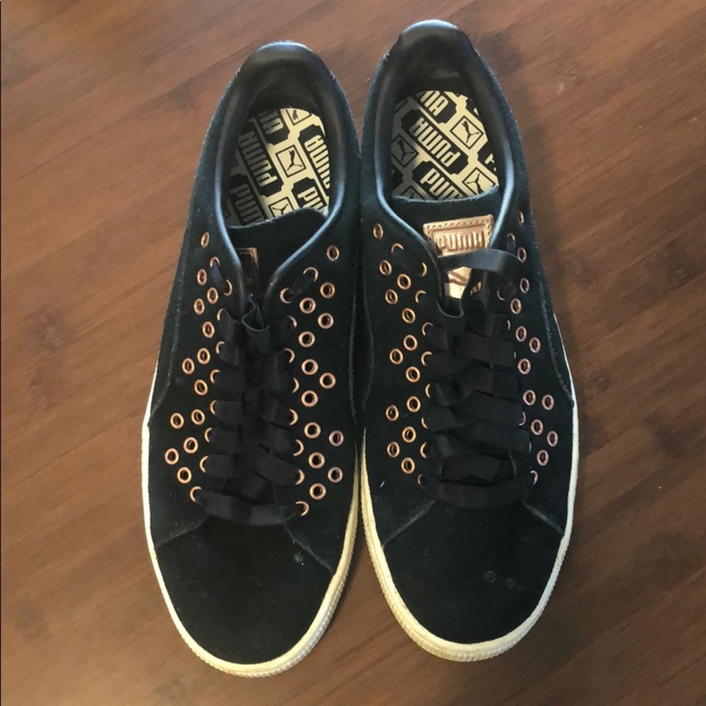 Puma Sneakers with Eyelet Detail